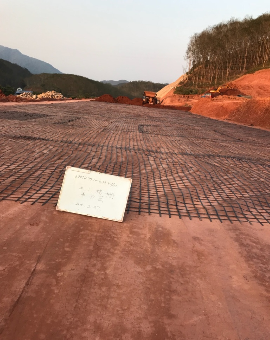 云南鋼塑復(fù)合土工格柵
